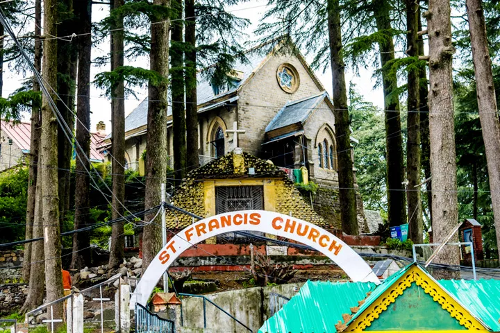 Luxury Cabs in Dalhousie
